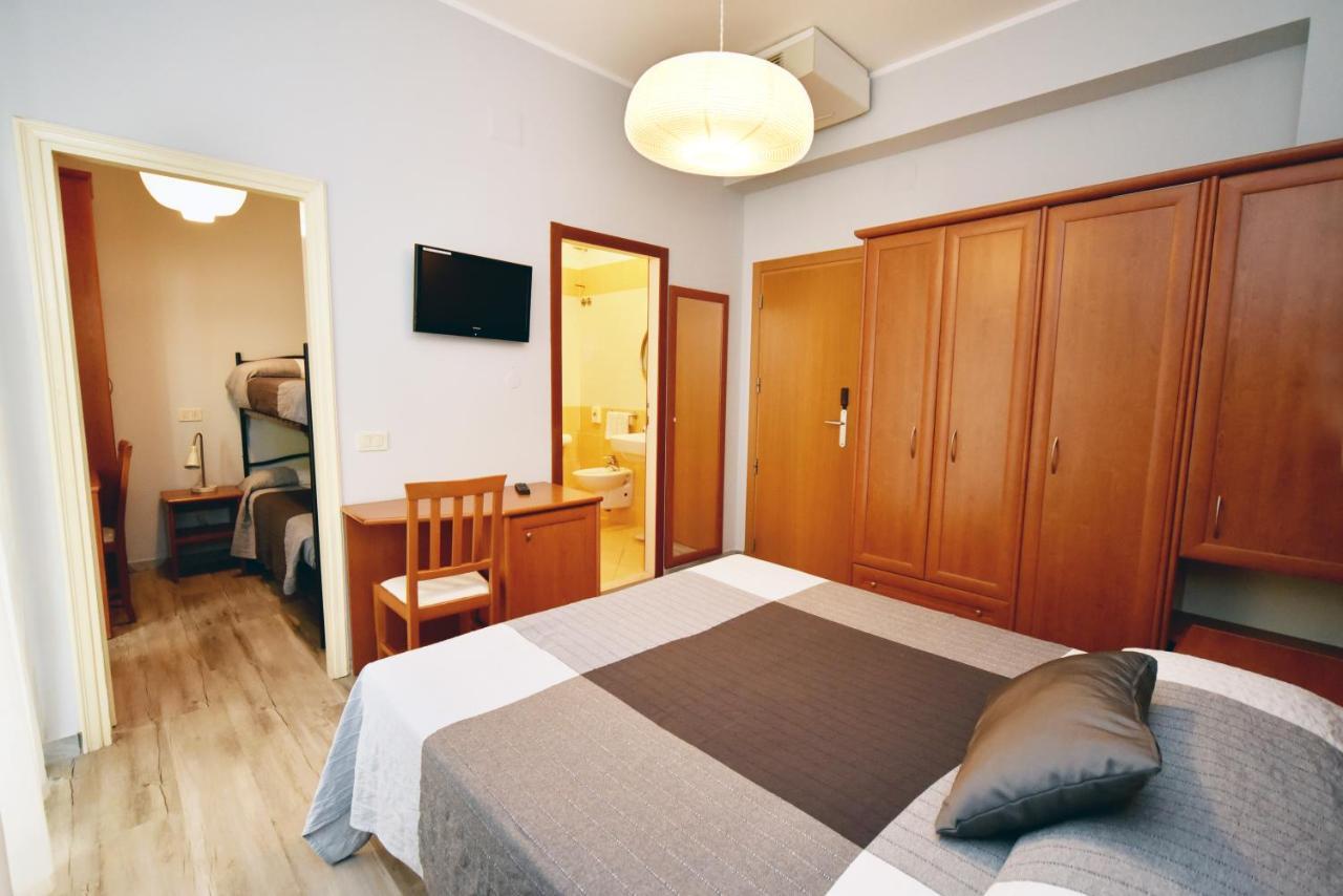 ריצ'יונה Hotel Mirabella מראה חיצוני תמונה