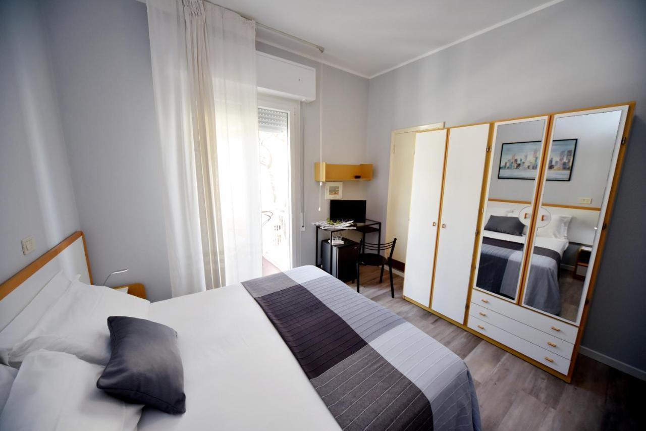 ריצ'יונה Hotel Mirabella מראה חיצוני תמונה