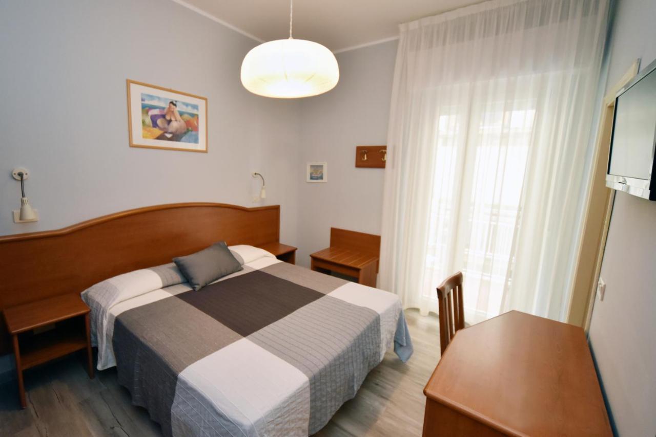 ריצ'יונה Hotel Mirabella מראה חיצוני תמונה