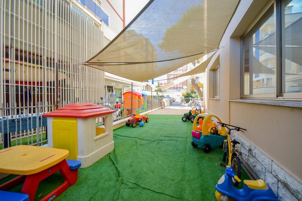 ריצ'יונה Hotel Mirabella מראה חיצוני תמונה