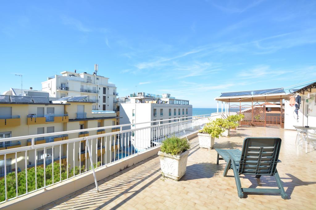 ריצ'יונה Hotel Mirabella מראה חיצוני תמונה