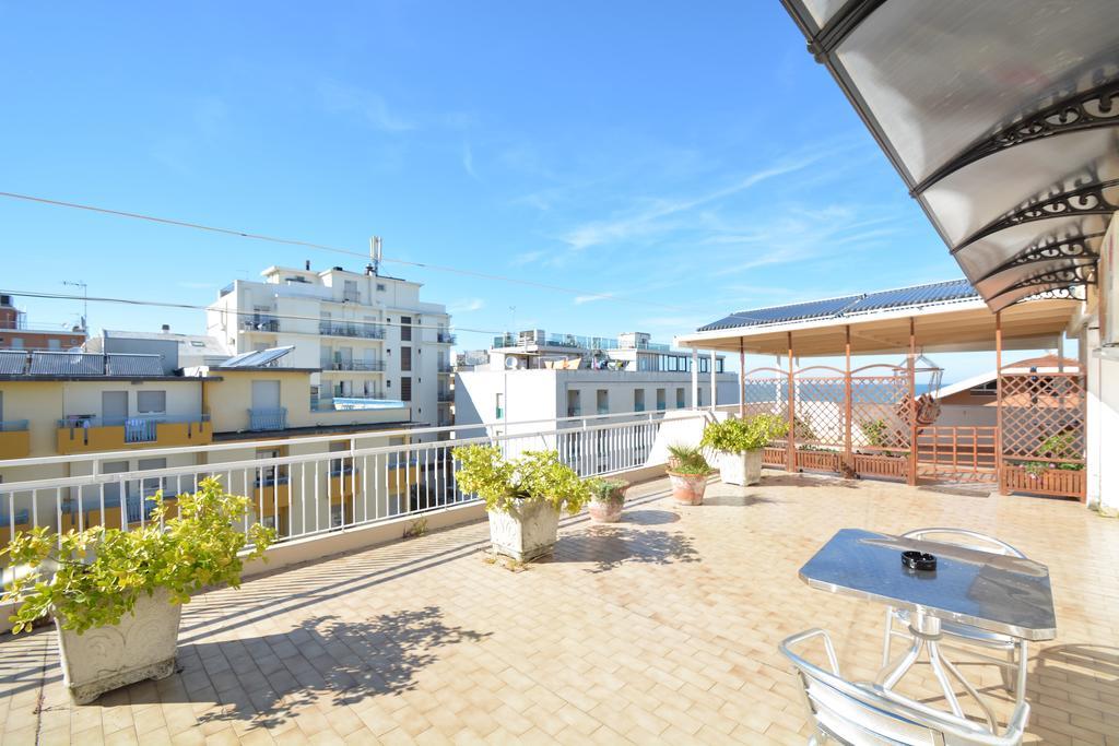 ריצ'יונה Hotel Mirabella מראה חיצוני תמונה