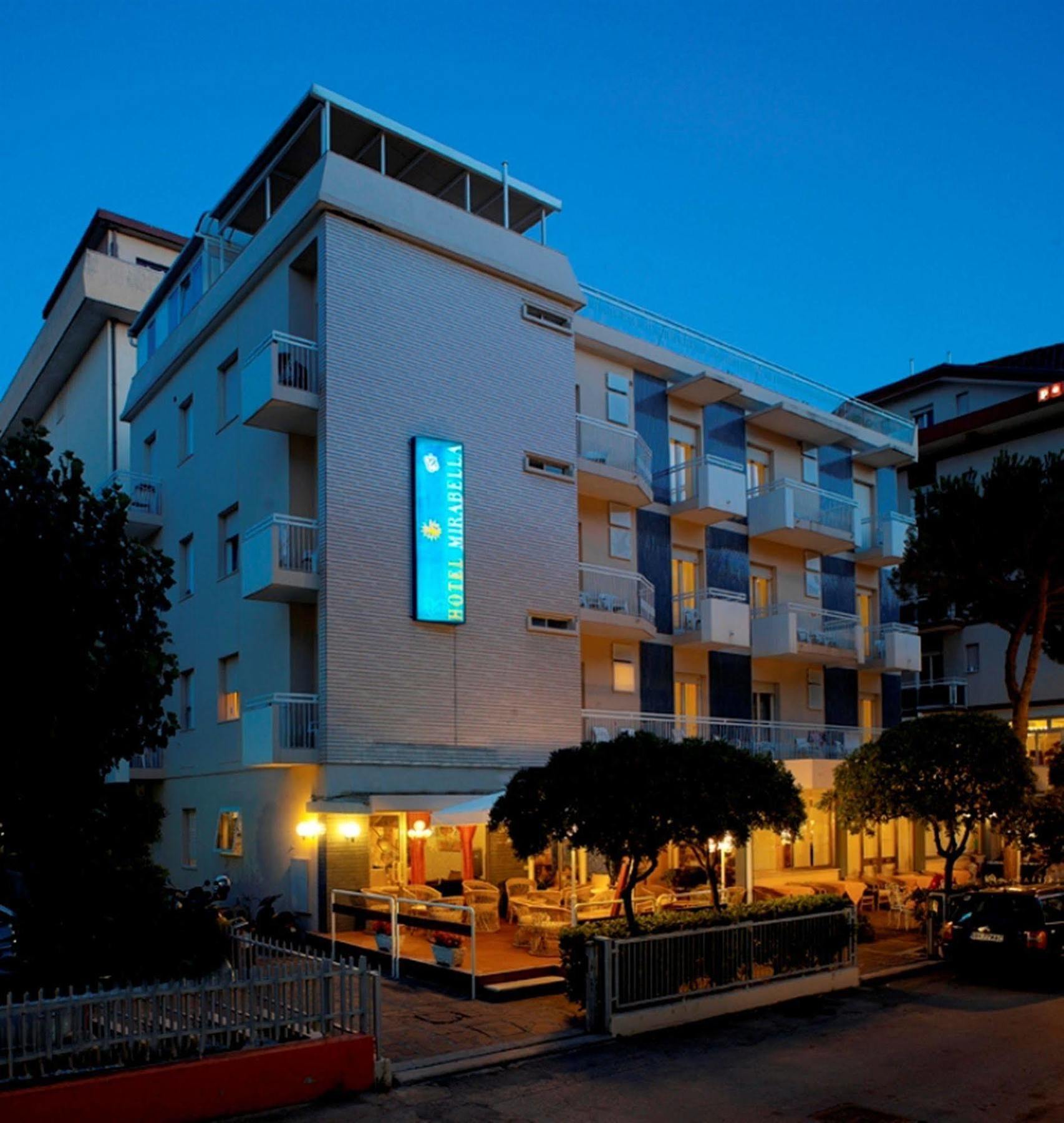 ריצ'יונה Hotel Mirabella מראה חיצוני תמונה